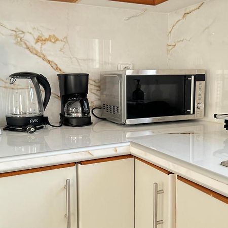 Sunny Apartment For Couples & Friends In Centre Iraklio Exterior foto