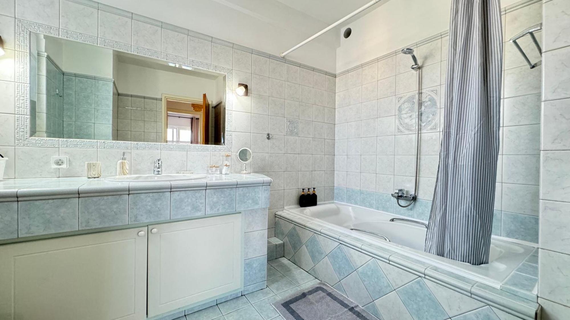 Sunny Apartment For Couples & Friends In Centre Iraklio Exterior foto